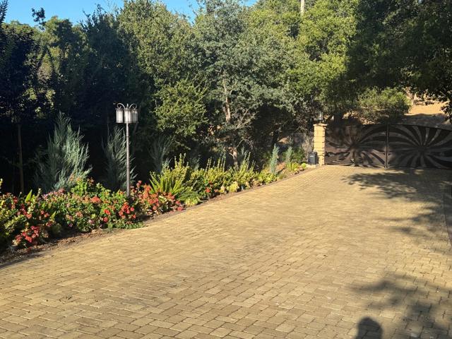 13605 Surrey Lane, Saratoga CA: https://media.crmls.org/mediaz/e15ce437-6035-4b2f-a1e6-6196d7245d10.jpg