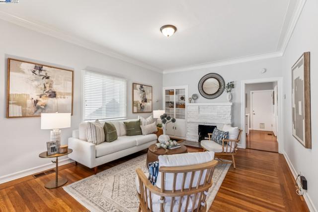 1438 6Th St, Alameda, California 94501, 3 Bedrooms Bedrooms, ,2 BathroomsBathrooms,Single Family Residence,For Sale,6Th St,41109666