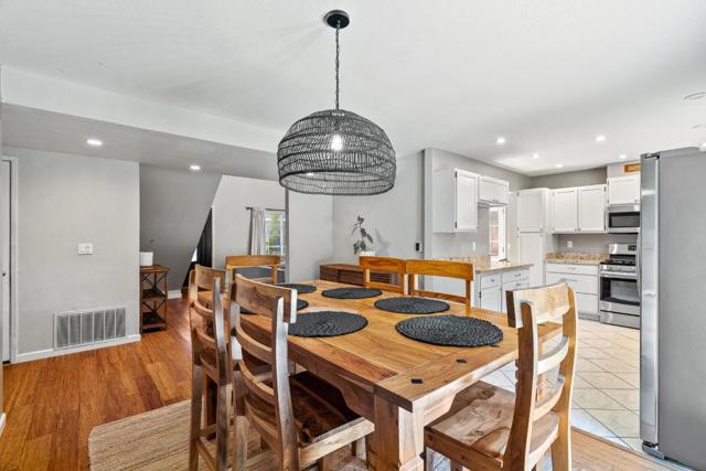 3607 Paper Mill Road, Soquel CA: https://media.crmls.org/mediaz/e15d7296-e490-45a6-916d-698d5867e85a.jpg
