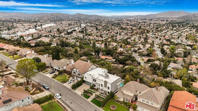 3485 Ridgeford Drive, Westlake Village CA: https://media.crmls.org/mediaz/e15d805e-751c-43c4-bd62-830fb03173e3.jpg