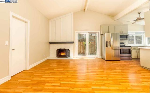 7897 Meadowbrook Court, Pleasanton CA: https://media.crmls.org/mediaz/e15d93d1-1011-4b43-87d6-c51da6df058c.jpg