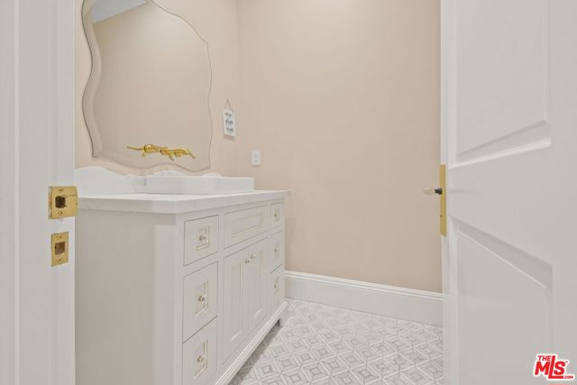 1153 S Clark Drive, Los Angeles CA: https://media.crmls.org/mediaz/e15daab5-7ec7-4350-91a0-8235abc82b9e.jpg