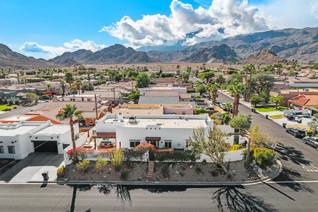 54510 Avenida Alvarado, La Quinta CA: https://media.crmls.org/mediaz/e15e1f24-090b-4a91-80ab-a2a137192d0f.jpg