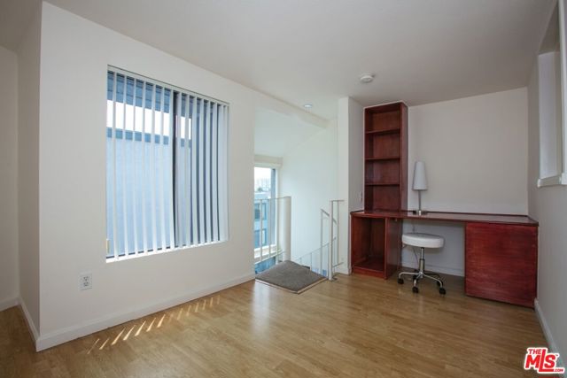 1940 N HIGHLAND Avenue, Los Angeles CA: https://media.crmls.org/mediaz/e15e4b63-b0fa-4832-b6e1-486597a3c784.jpg