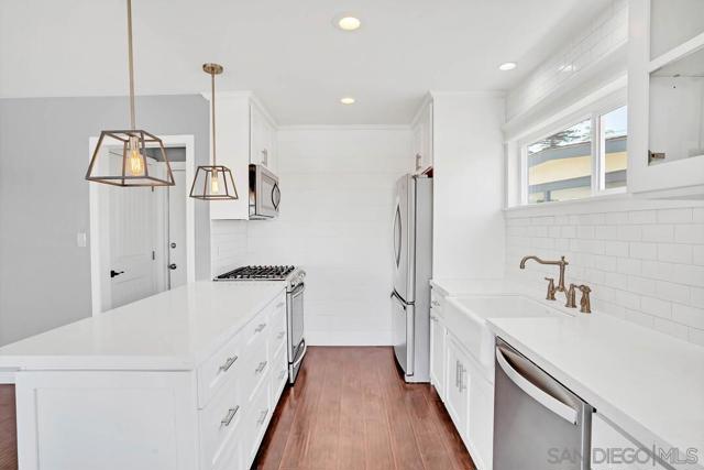 8060 Lemon Ave, La Mesa CA: https://media.crmls.org/mediaz/e15e856b-866a-4c06-b58e-fb6feb2a9c92.jpg