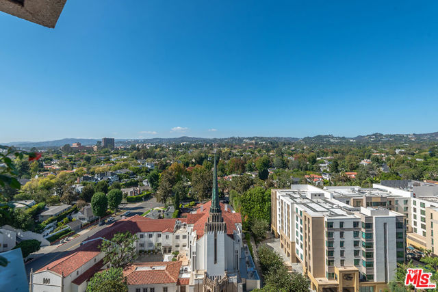 10490 Wilshire Boulevard, Los Angeles CA: https://media.crmls.org/mediaz/e15e8eed-8bb6-49ab-ad31-c3c4bdbd19f4.jpg