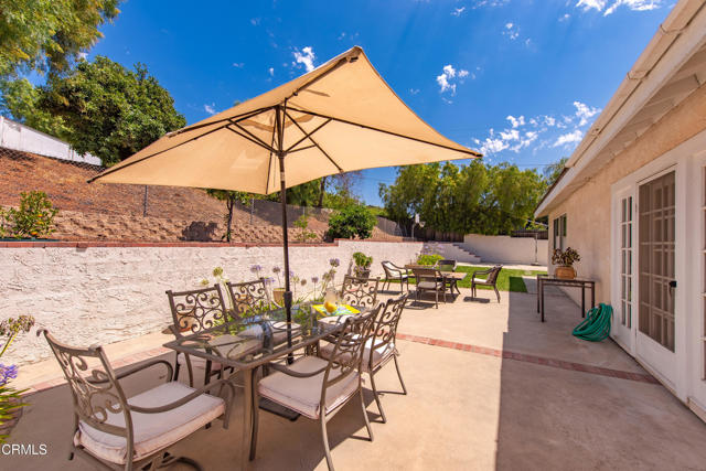 2210 Via Loma, Camarillo CA: https://media.crmls.org/mediaz/e15ea7f7-d037-4246-8fdd-3d60c4c7eed8.jpg