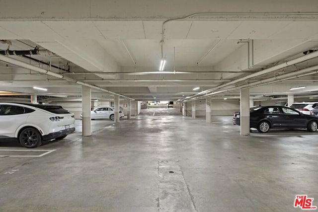 11970 Montana Avenue, Los Angeles CA: https://media.crmls.org/mediaz/e15eedc1-dade-49a7-84d9-690e5e14fb98.jpg