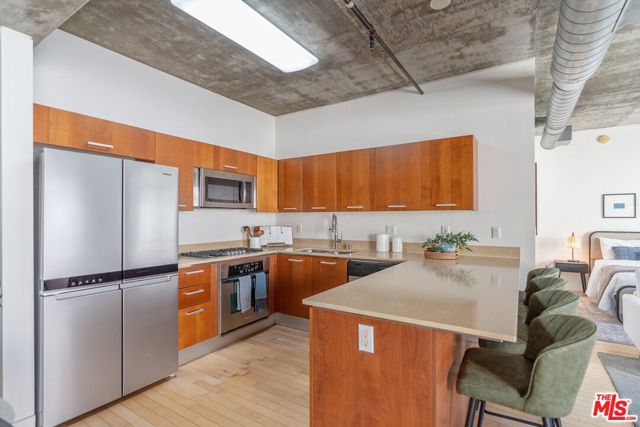 645 W 9th Street, Los Angeles CA: https://media.crmls.org/mediaz/e15ff26d-fbd6-4c96-b7a2-d988c166a74d.jpg