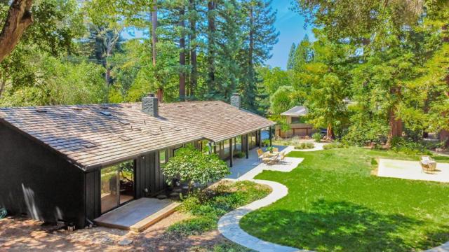 240 Willowbrook Drive, Portola Valley CA: https://media.crmls.org/mediaz/e16021db-03ae-47d5-9e52-40a06153d89f.jpg