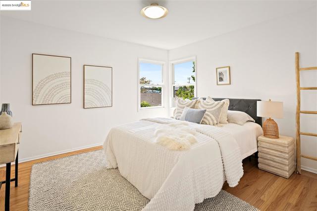 1009 Richmond st, El Cerrito CA: https://media.crmls.org/mediaz/e1608dcb-709f-439a-aa14-40712db185ec.jpg