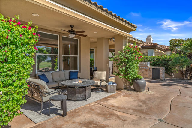 56925 Mountain, La Quinta CA: https://media.crmls.org/mediaz/e160bdb4-eaf1-4d51-a11a-16f2922de206.jpg