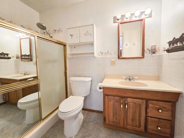 1804 El Cajon Lane, Ramona CA: https://media.crmls.org/mediaz/e16128f9-1a9b-4491-9040-73cefd9cde0d.jpg