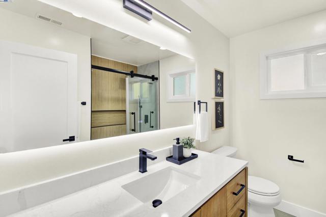 3613 perada dr, Walnut Creek CA: https://media.crmls.org/mediaz/e162d822-76ae-42eb-8519-12b8ede3f603.jpg