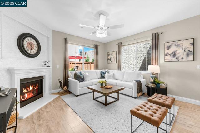 240 Alta St, Brentwood CA: https://media.crmls.org/mediaz/e162e7a3-2240-4bdb-95b4-70ab0d8ec3de.jpg