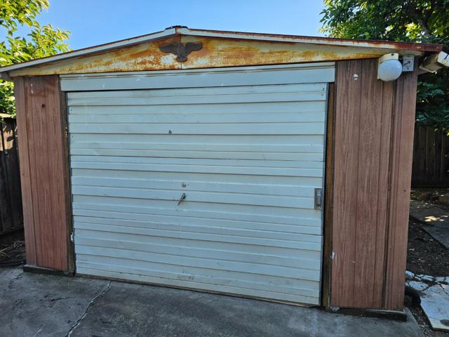 1880 Norseman Drive, San Jose CA: https://media.crmls.org/mediaz/e162f975-9ee2-4ee8-9483-31a22483d3c1.jpg