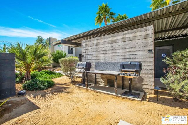 173 The riv, Palm Springs CA: https://media.crmls.org/mediaz/e1632d0e-8768-47dd-9f77-98c07f6555e6.jpg