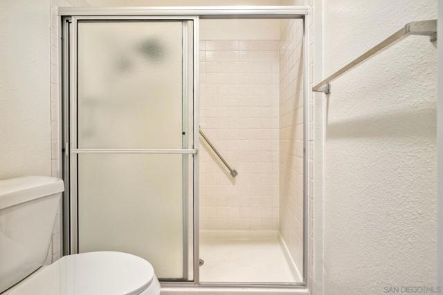 17438 Plaza Otonal, San Diego CA: https://media.crmls.org/mediaz/e163876e-eb50-46eb-ac3f-c65cb1d366ed.jpg