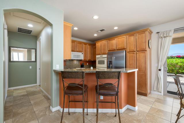 80208 Avd Linda Vista, Indio CA: https://media.crmls.org/mediaz/e163fc87-d4c9-440a-ad5d-0470faae0da0.jpg