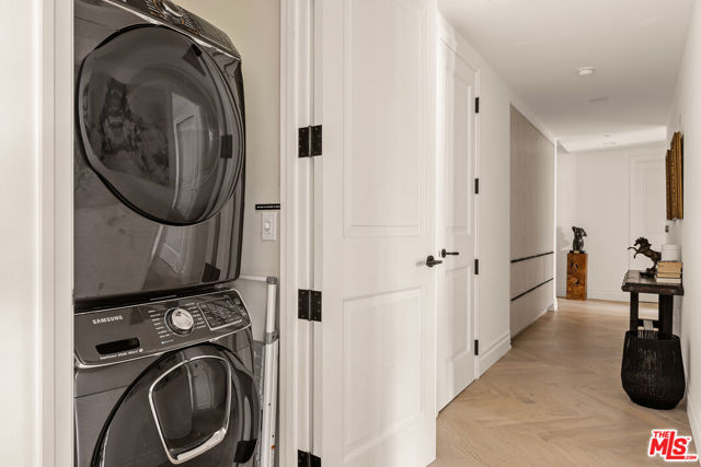 10727 Wilshire Boulevard, Los Angeles CA: https://media.crmls.org/mediaz/e164178c-4e9f-49eb-aa3b-13f91009c4be.jpg