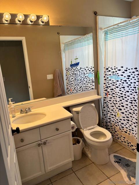 2476 Fallbrook Pl, Escondido CA: https://media.crmls.org/mediaz/e164a6f1-7a10-4a08-be33-927dce1cd1f6.jpg