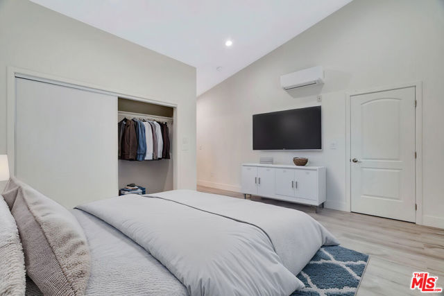19513 Cantara Street, Reseda CA: https://media.crmls.org/mediaz/e164c1a1-e77a-468d-aea1-f034ad54bdb2.jpg