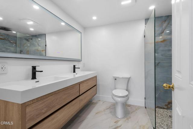 Detail Gallery Image 20 of 43 For 3960 W Hemlock St, Oxnard,  CA 93035 - 4 Beds | 3 Baths