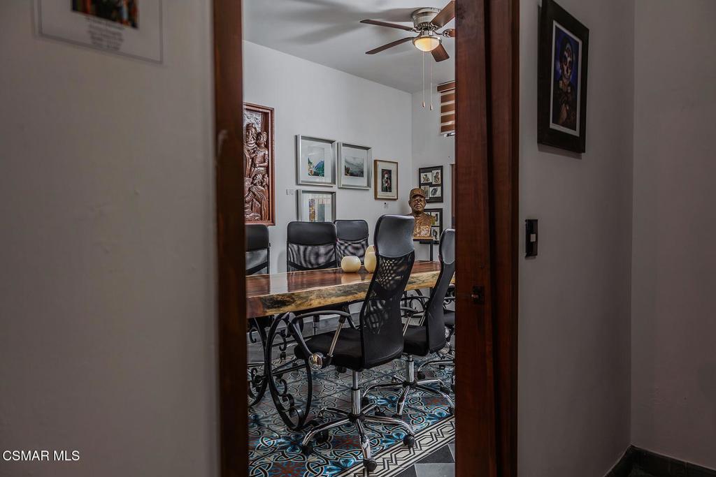 https://media.crmls.org/mediaz/e16557a7-ebd9-4fd9-a496-c4f7080a3217.jpg?preset=X-Large