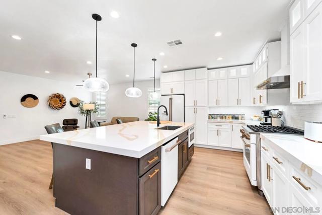 Image 11 of 54 For 7972 Lusardi Creek Ln
