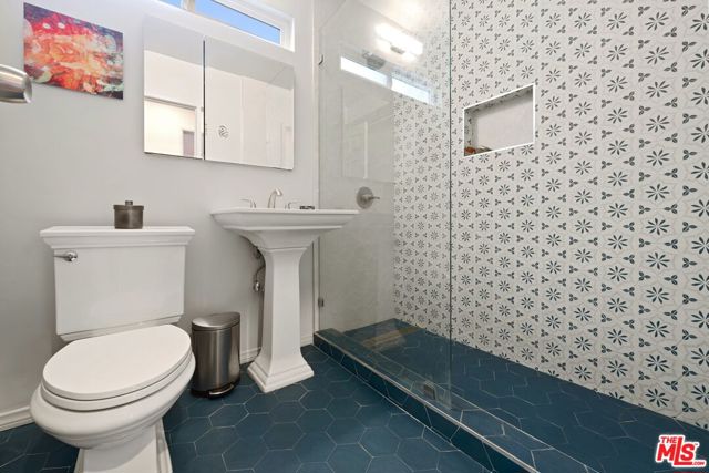 748 S Avenue 60, Los Angeles CA: https://media.crmls.org/mediaz/e1679069-9720-4f1e-ad2f-ee13509f27ea.jpg