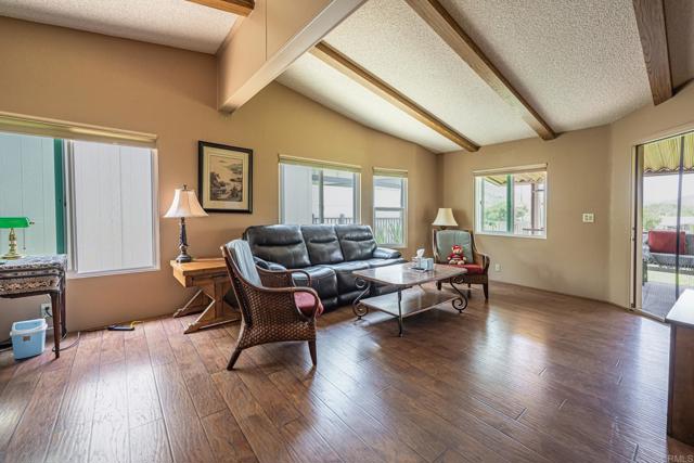Detail Gallery Image 26 of 44 For 4650 Dulin #208,  Fallbrook,  CA 92028 - 2 Beds | 2 Baths