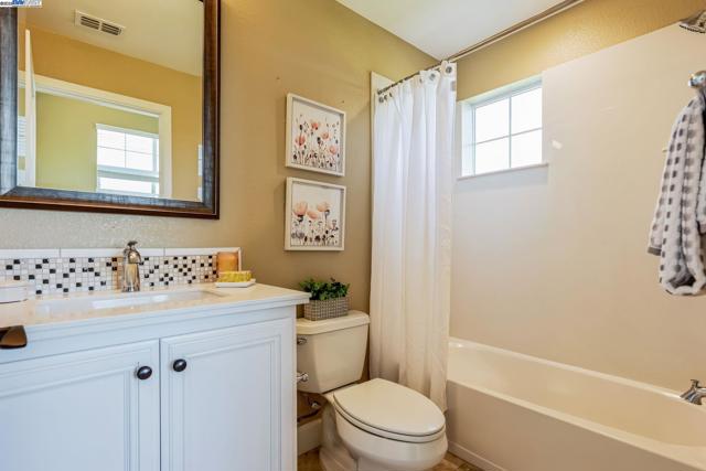 389 Basswood Cmn, Livermore CA: https://media.crmls.org/mediaz/e168e698-ecc2-4c5e-87b9-dae78bb3d604.jpg
