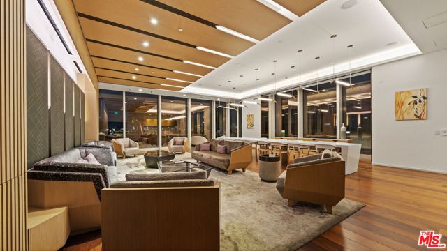 889 Francisco Street, Los Angeles CA: https://media.crmls.org/mediaz/e1694f6b-eb06-4e10-a076-06bfac2127b7.jpg