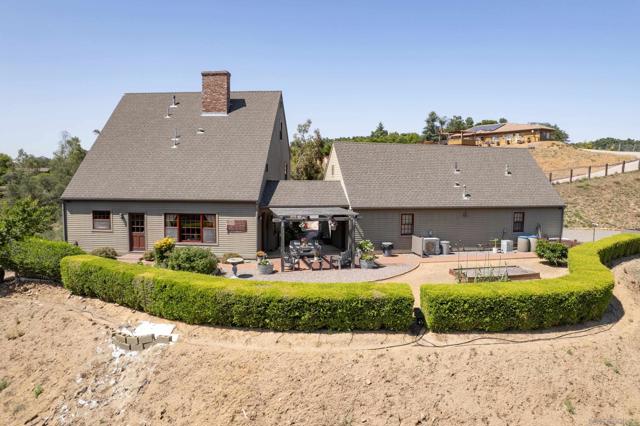 17743 S Mesa Drive, Pauma Valley CA: https://media.crmls.org/mediaz/e169615b-7cf0-4591-8b31-8802dcfc77c4.jpg