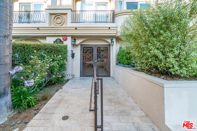 118 S Clark Drive, West Hollywood CA: https://media.crmls.org/mediaz/e169c163-5654-487a-920f-828f34272862.jpg