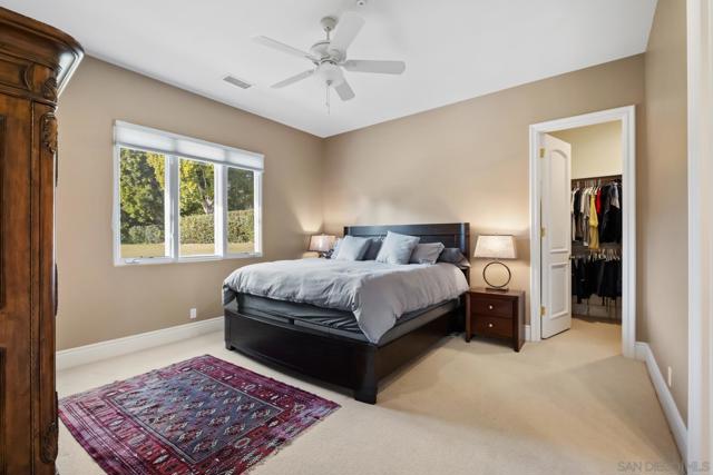 18050 Rancho La Cima Corte, Rancho Santa Fe CA: https://media.crmls.org/mediaz/e169c381-1e22-4654-8d13-97d80c9ad21c.jpg