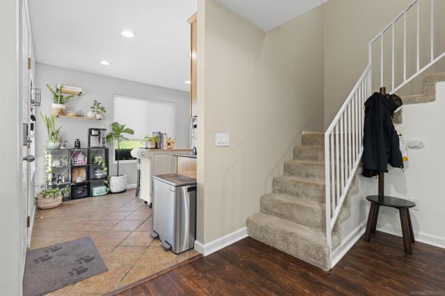 6333 College Grove Way, San Diego CA: https://media.crmls.org/mediaz/e16a2299-d908-4481-bd4e-0aacb4708962.jpg