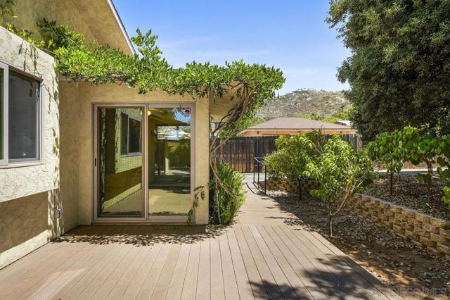 1353 Roxanne Dr, El Cajon CA: https://media.crmls.org/mediaz/e16a2fd3-33c8-44d8-981e-80e251b33c27.jpg