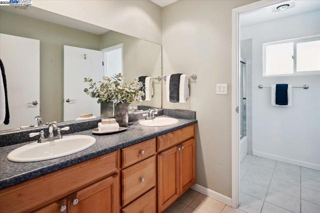 3457 Hackamore Dr, Hayward CA: https://media.crmls.org/mediaz/e16b8bc1-be28-477e-9cfa-073c74562b7e.jpg
