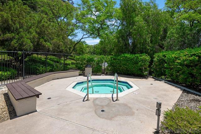 701 Fino Glen, Escondido CA: https://media.crmls.org/mediaz/e16ba52f-372e-4d42-a301-18459292cfa9.jpg