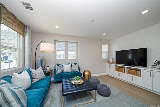 35788 Bay Morgan Lane, Fallbrook CA: https://media.crmls.org/mediaz/e16c110a-6be3-4577-8d5c-8a3d1d31c3e5.jpg