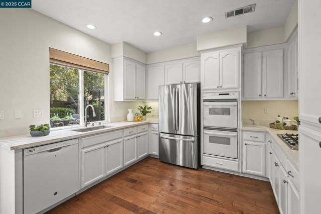 120 Woodcrest Dr, San Ramon CA: https://media.crmls.org/mediaz/e16d774d-bff9-4dbe-aa77-315ad76047d6.jpg
