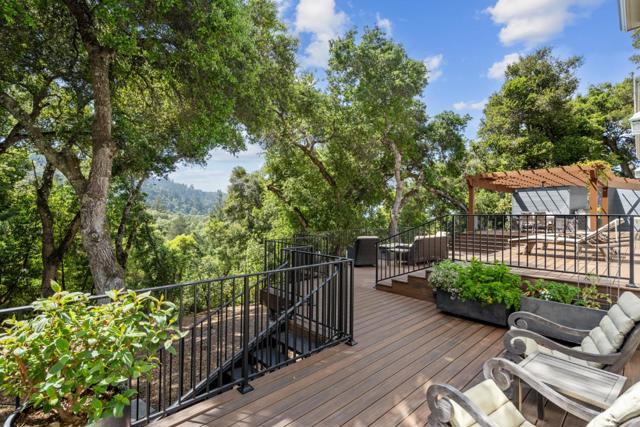 55 Vista Verde Way, Portola Valley CA: https://media.crmls.org/mediaz/e16db24a-37ce-4b8a-ac97-632e99090a68.jpg