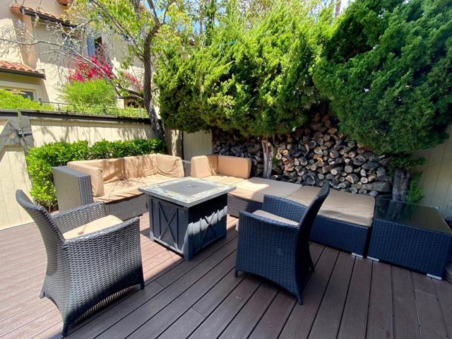 1119 Royal Lane, San Carlos CA: https://media.crmls.org/mediaz/e16dee01-90ec-4529-9667-b83f9d90e4f8.jpg