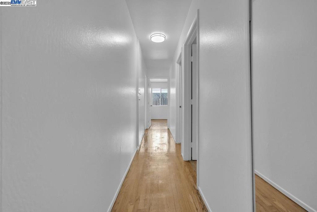 https://media.crmls.org/mediaz/e16df17e-0242-4cb2-a06c-ee345d44b248.jpg?preset=X-Large