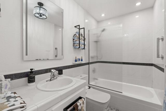 Detail Gallery Image 11 of 48 For 270 Dahlia Ave #22,  Imperial Beach,  CA 91932 - 3 Beds | 2/1 Baths