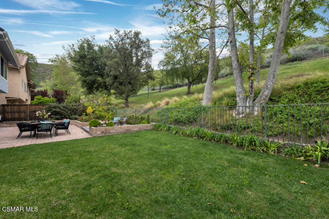 5092 Benedict Court, Oak Park CA: https://media.crmls.org/mediaz/e16ea0e7-9f94-4a6d-88e2-c5c94d04b417.jpg