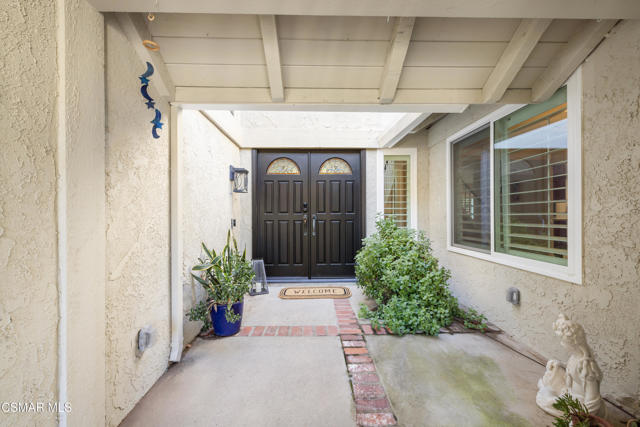 885 Rim Crest Drive, Westlake Village CA: https://media.crmls.org/mediaz/e16f7f91-6316-4b80-bda4-ff6a204f1fbb.jpg