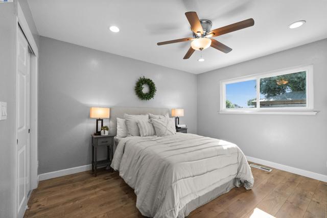 5095 Nottingham Ct, Newark CA: https://media.crmls.org/mediaz/e16f87ec-203f-403d-a277-da5c4a3082db.jpg