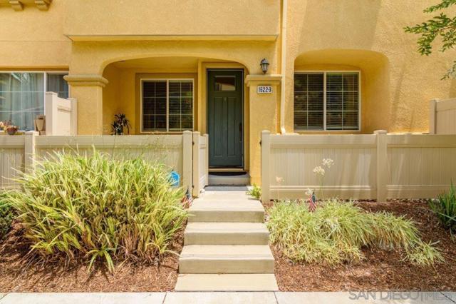 1622 Puffin Pl, Chula Vista CA: https://media.crmls.org/mediaz/e16fda68-28a0-4e2d-b77d-5b1e049366d8.jpg